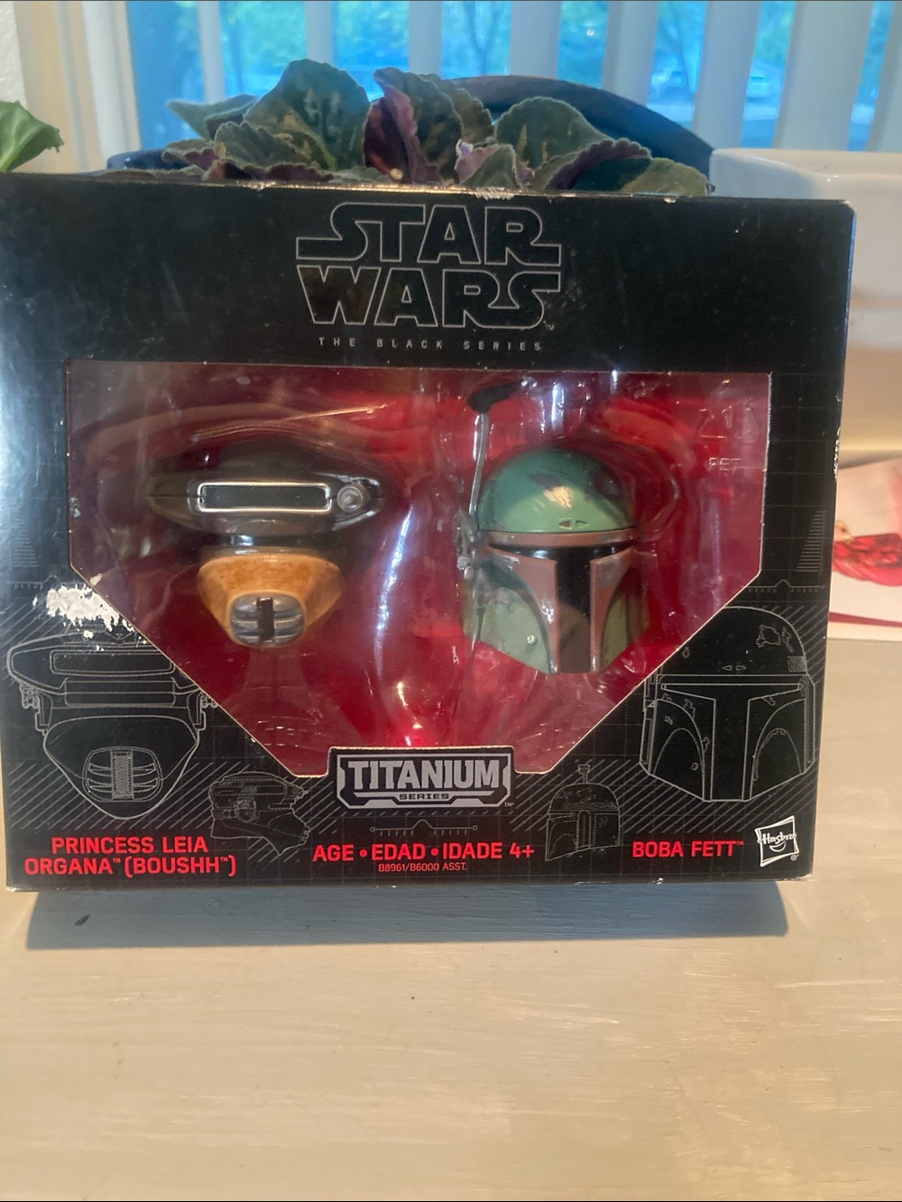 STAR WARS Titanium Series Boba Fett Helmet & Accessory - Green